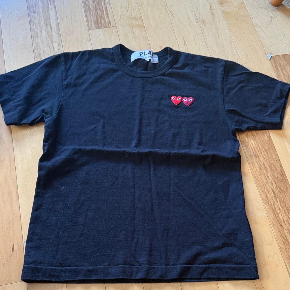 Play comme des garcons medium black tshirt with heart embroidery